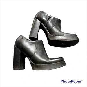 Vintage Y2K 90s Platform Steve Madden Boots
